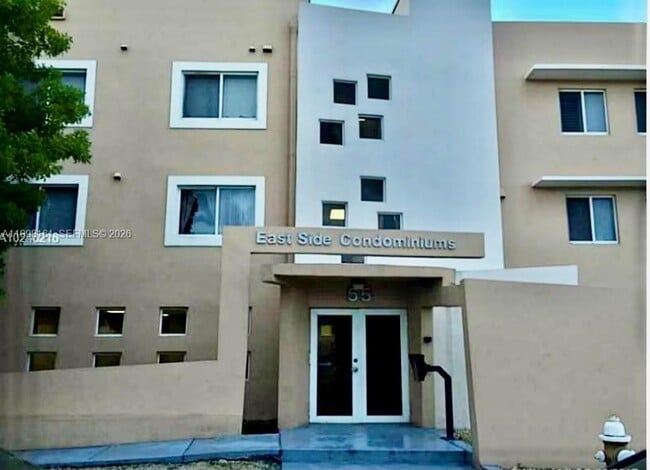 Building Photo - 55 E 4th St Unit 102