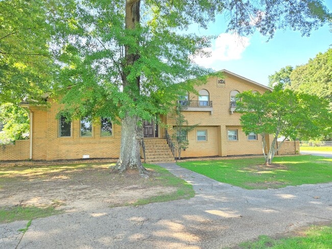 5300 Old Birmingham Hwy