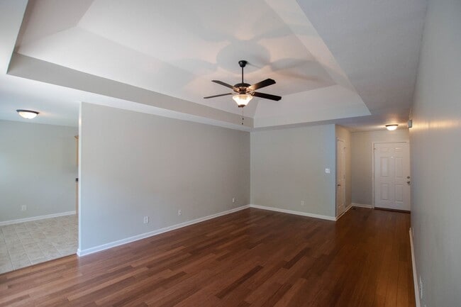 335 Chalet Cir
