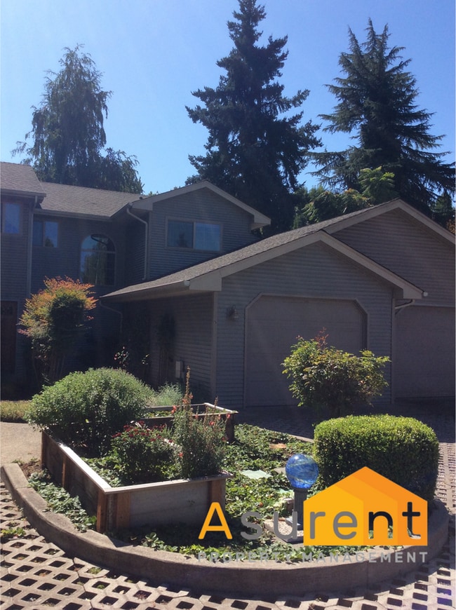 Building Photo - 2-Bedroom Townhouse Close to Hospitals, Gr...