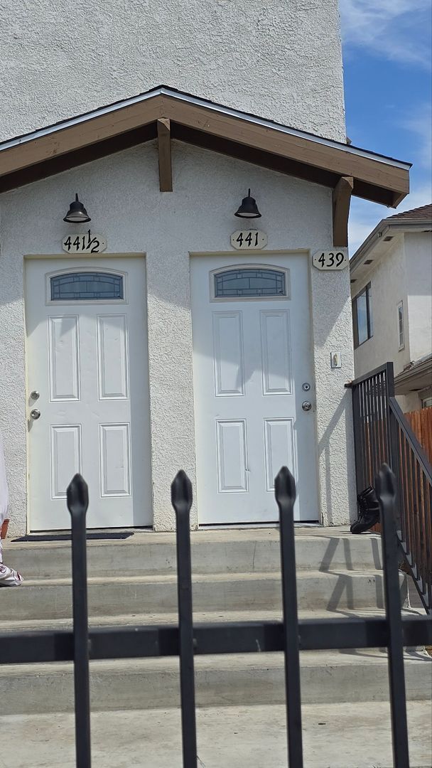 Photo - 5BED 3BATH 2CAR Assigned Parking Space AT Back with access back alley