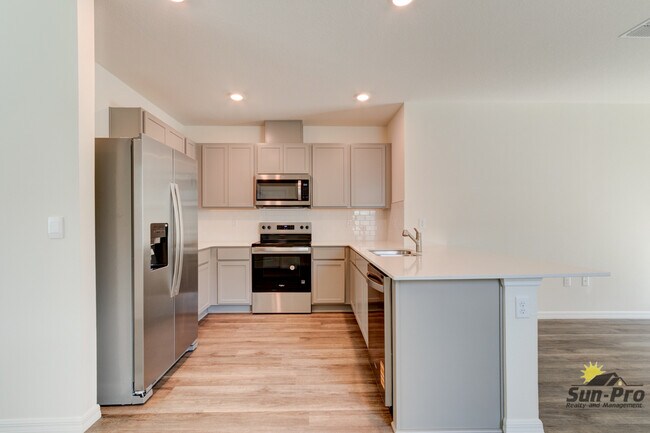 Photo - 982 Commons Way