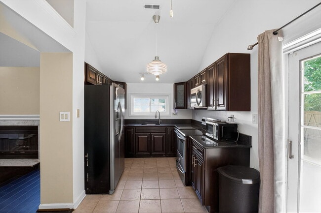 Photo - 47950 Mayflower Dr