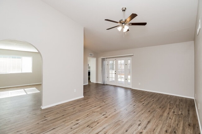 Photo - 840 S 21st St