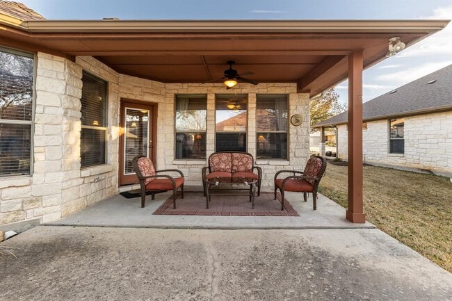 Photo - 909 Big Thicket St