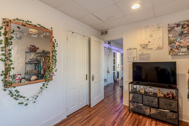 Photo - 501 S Front St Apartamentos Unidad B