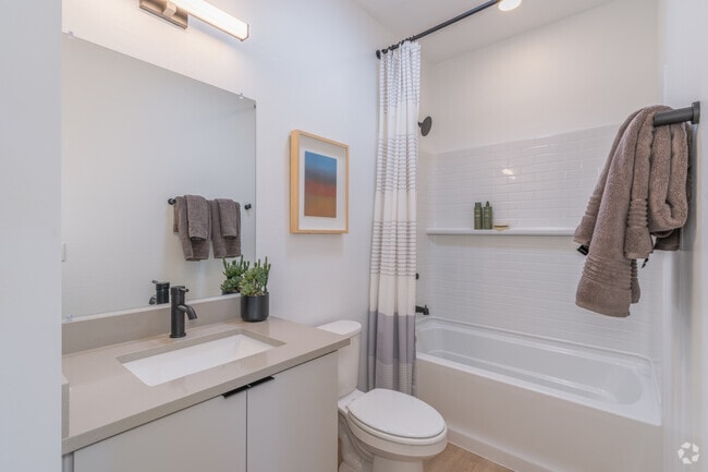 Waikiki - 1BR, 1BA - 624SF - Bathroom