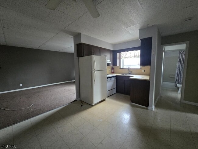 Photo - 573 Van Houten Ave Unit 3