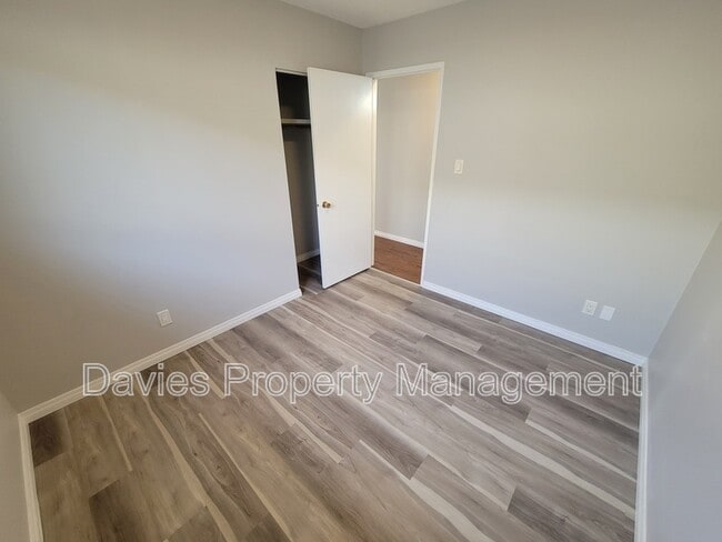 Photo - 10531-10154 154 St