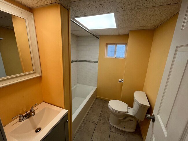 Photo - 568 S Main St Unit 568 1st F Apartment 1