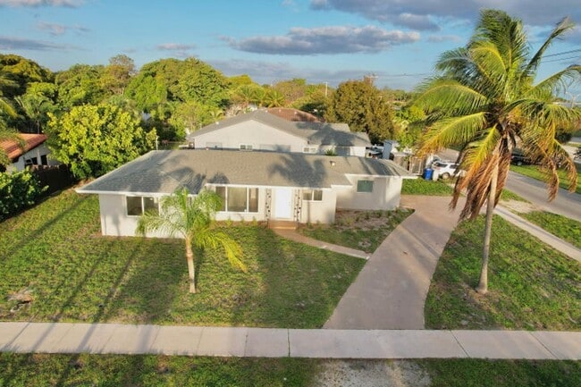 Photo - 231 NE 16th Ave