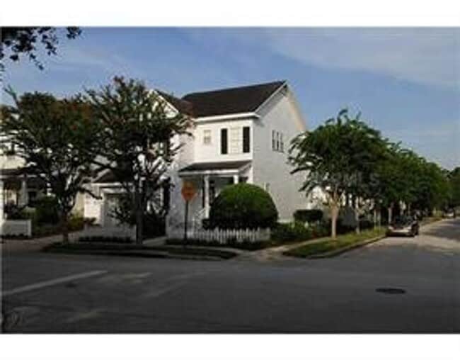607 Wisteria Ct