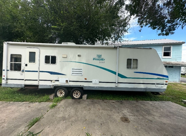 Photo - 613 N Eye St