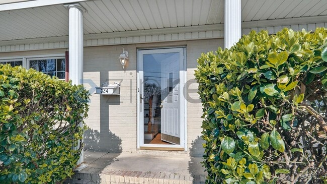 Photo - 324 Busher Rd