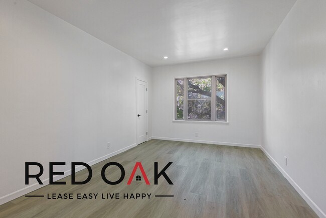 Photo - ~$600 CREDIT~ Spacious and Sunny Top Floor... Unidad 3