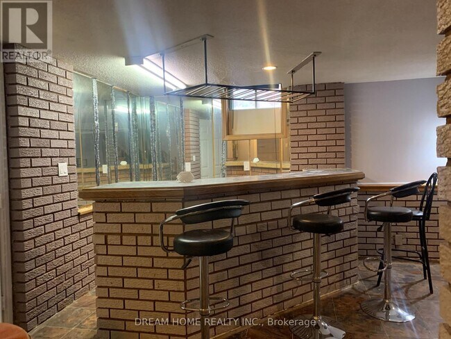 Photo - 221 Marlott Rd