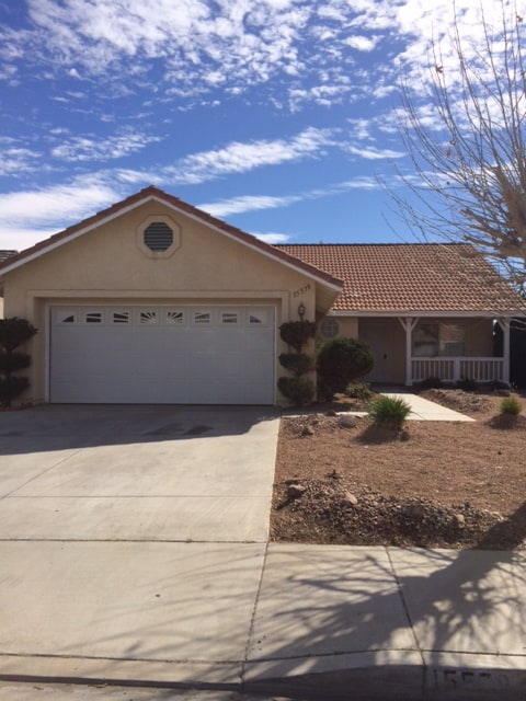 Photo - 3 BEDROOM, 2 BATH VICTORVILLE HOME. COMMUTER FRIENDLY! NEAR AMARGOSA AND MOJAVE