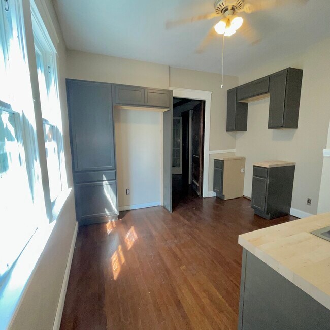 Photo - 10112 Columbia Ave