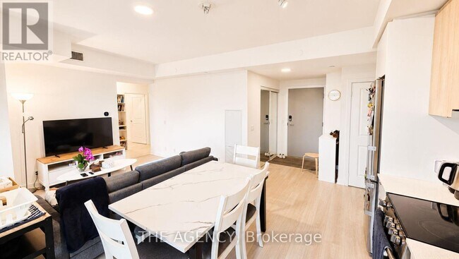 Photo - 30 Upper Mall Wy Unit A622