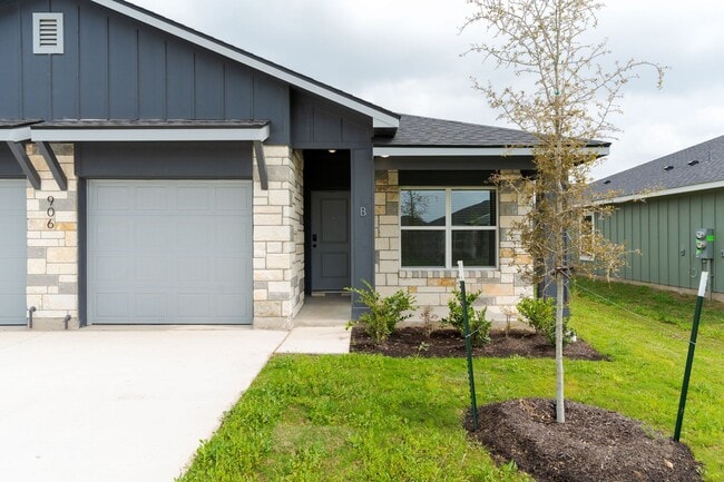 Photo - 906 Wax Myrtle Ct Unit A
