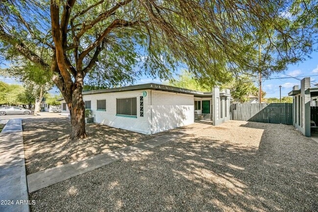 Building Photo - 1518 W Colter St Unit Apt 10