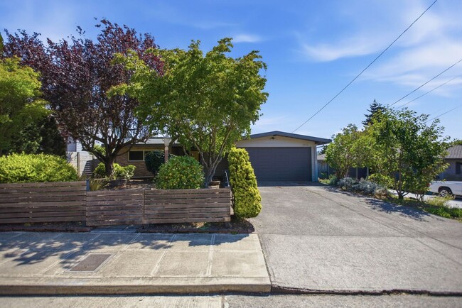 Photo - 2826 25th Ave W