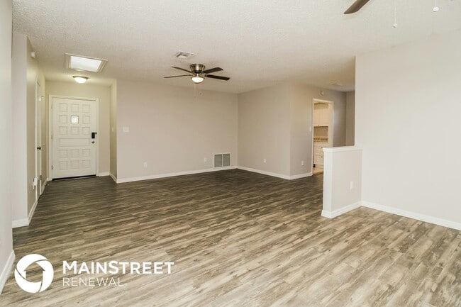 Photo - 1102 E Normandy Blvd