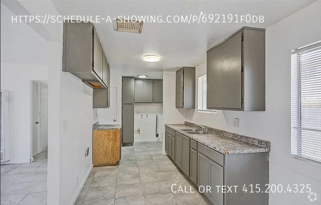 Building Photo - 916 Carson St Rental