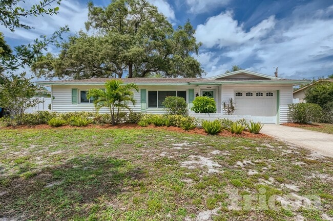 Photo - 2034 Brampton Rd