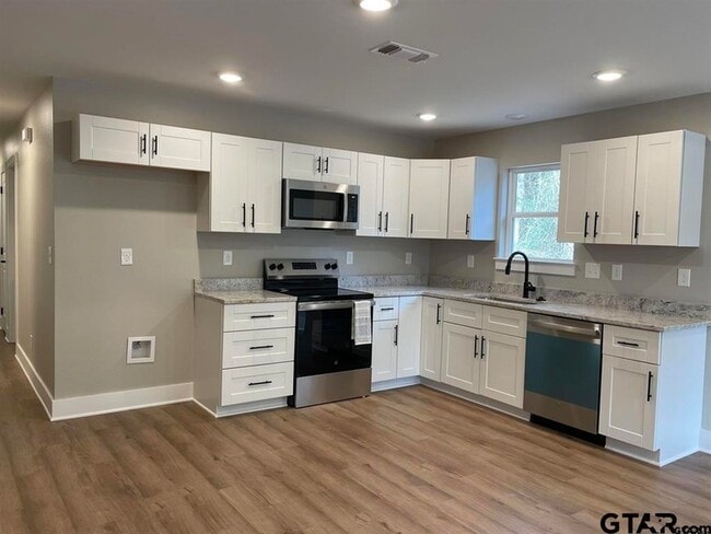 Photo - 518 Post Oak Dr