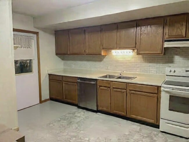 Photo - 2552 Malletts Bay Ave Unidad 1