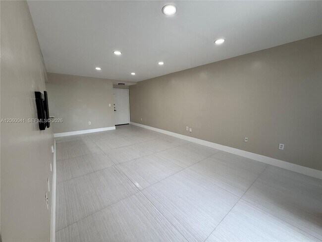 Photo - 9405 Fontainebleau Blvd Unit 113-22