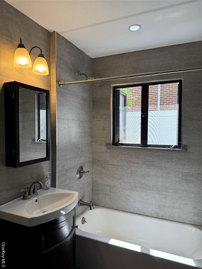 Photo - 29-07-29159 159th St