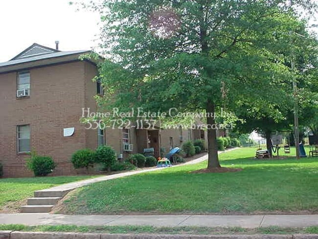 Building Photo - 1340 Gray Ave NE Unit 1340-A Rental