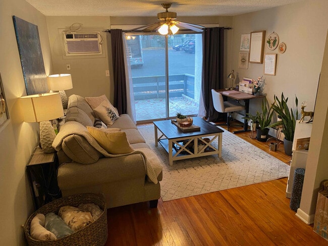 Photo - 108 Oakwood Ave