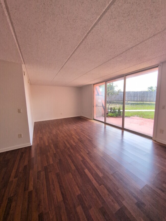Photo - 3401 Townsend Blvd