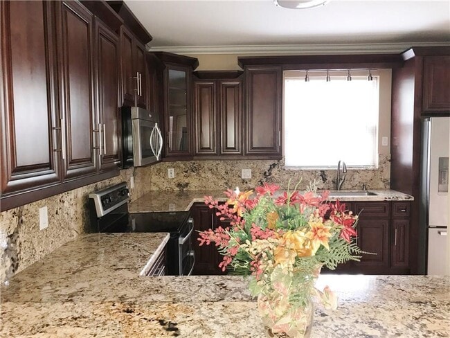 Photo - 1295 Weeping Willow Way