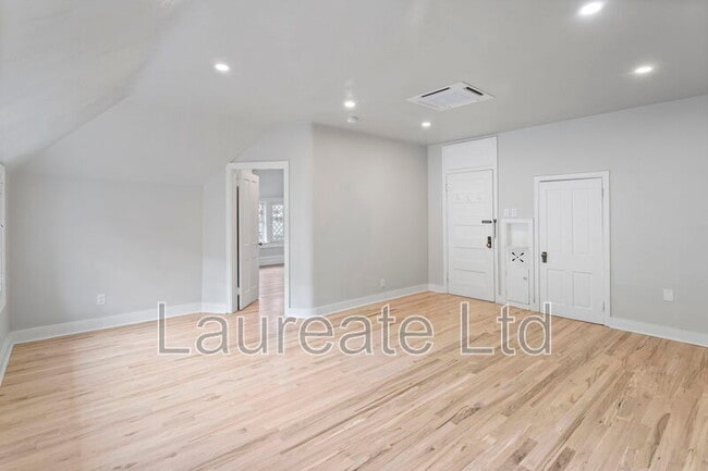 Photo - 1058 Pearl St Unidad #4