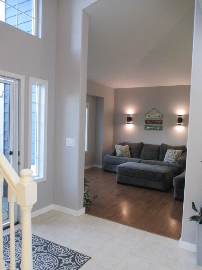 Photo - Modern 3-Bedroom, 2.5 Bath Home in a Point Richmond Ridge Cul-de-Sac