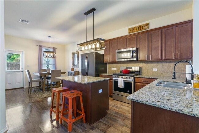 Photo - 2208 Cliffbrake Wy