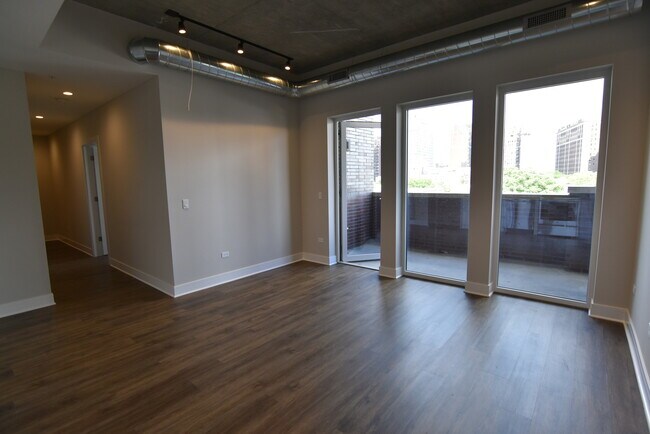 Photo - 3833 N Broadway Unit 515