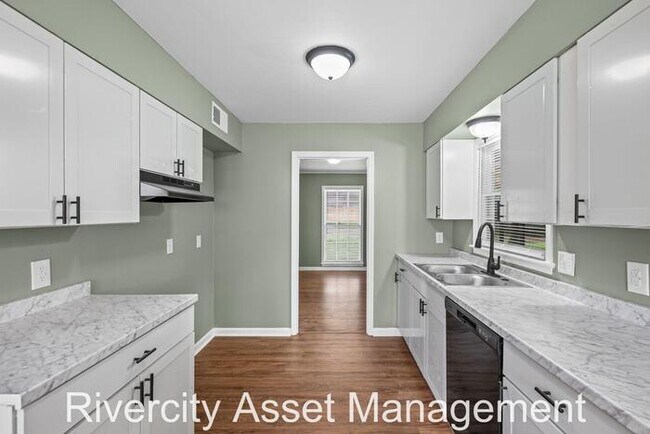 A Germantown Gem !!!!!!!! A Must See, Very Spacious and Newly Renovated!!!!