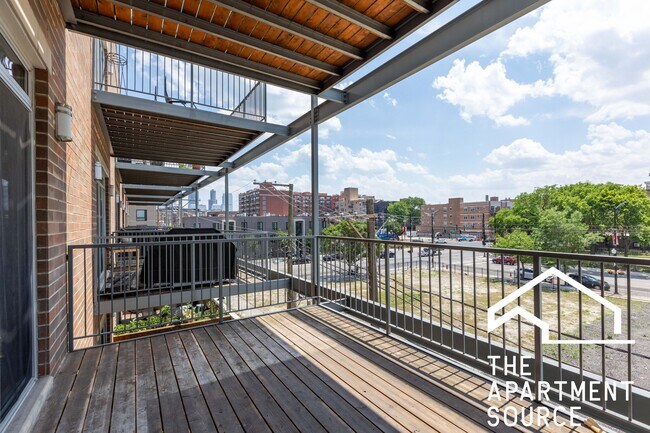 Photo - 1533 W Warren Blvd Unidad 407