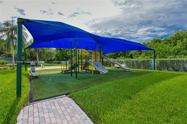 Photo - 1275 Yellowheart Way