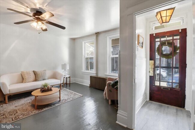 Photo - 819 E Marion St