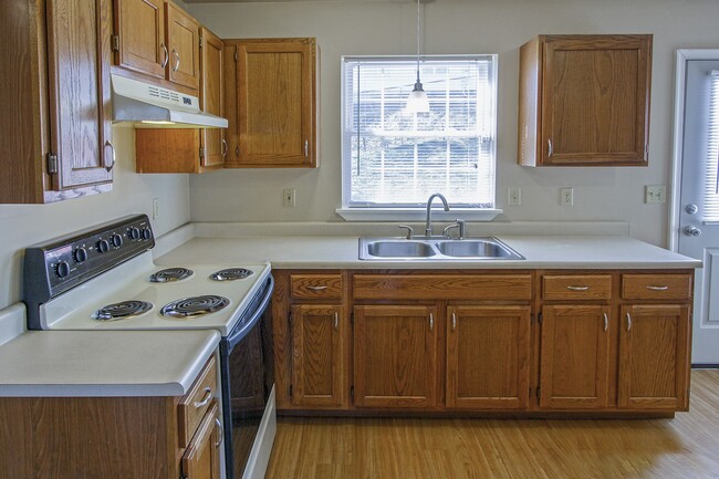 Building Photo - Towns on Evelyn Rental