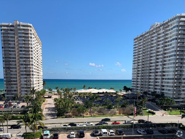 Building Photo - 1965 S Ocean Dr Unit Apt 7F