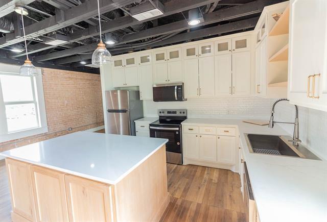 Photo - 219 W Mulberry St