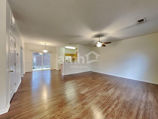 Photo - 8 War Admiral Way