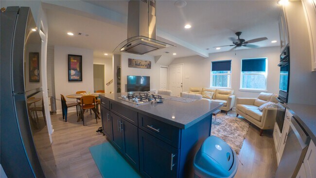 Photo - 10326 Meadow Lake Ln